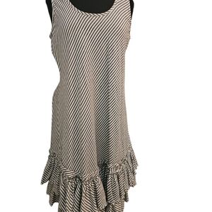 Tulip Dress NWOT Sz MED